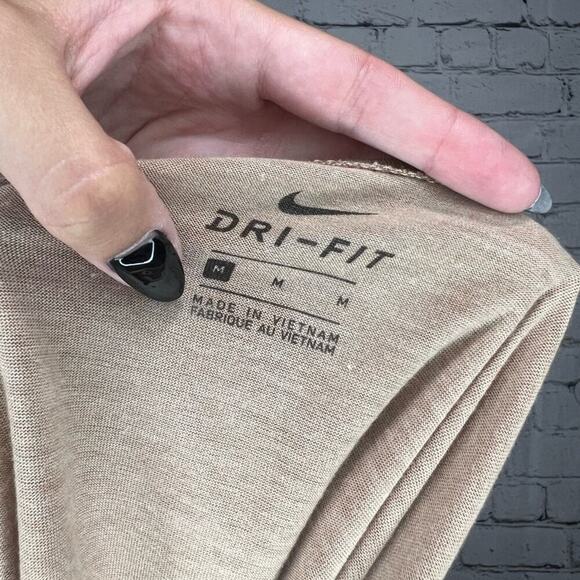 Nike Dri-Fit Yoga Tank Desert Dust Twisted Keyhole Back - Picture 4 of 5